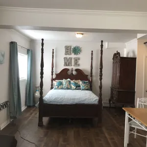 Newly renovated Historical Studio with full kitchen