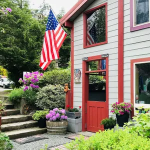 Eagles Nest your Private,  Getaway, Apartment