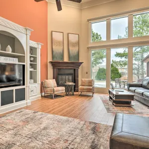 Upscale Home w/ Seasonal Pool Near Historic Rte 66