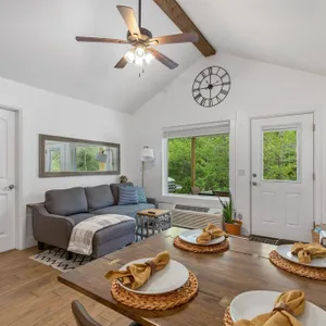 Coziest Cottage/2 Bdrm/King Beds/Kayak/Kitchen/W/D