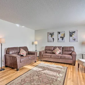 Comfy Neighborhood Home - Walk to Canyon Lake Park