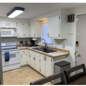 Walk to Downtown, near the river, central location