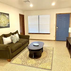 [NE 5th C] Private Bedroom Suite shared Communal House-OUHSC, Two blocks from...