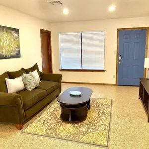 [NE 5th B] Private Bedroom Suite shared Communal HousA-OUHS, 2 blocks from th...