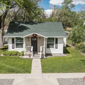 Lovely Wyoming DreamInn' in-town home