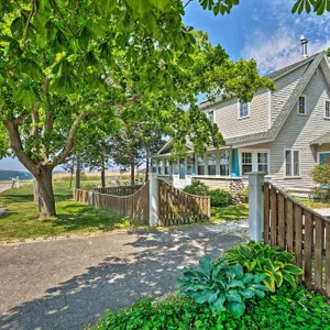 Common Fence Point Cottage w/ Ocean Views!