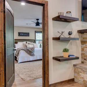 Bent Tree Cabin, on Private 12.5 Acres + Hot Tub