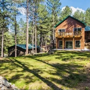 Vacation home with views of Mount Rushmore!