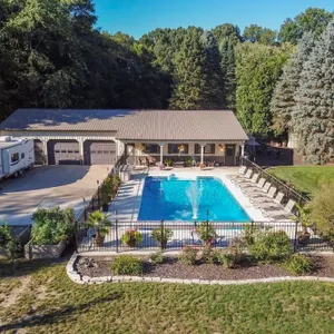 The "Pool Barn Camper" w/Hot Tub near Indiana Dunes
