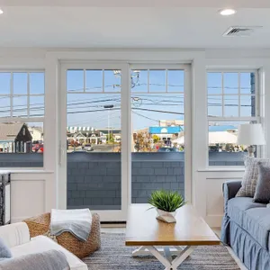 Luxury Ocean View Corner Condo (725S.F.)