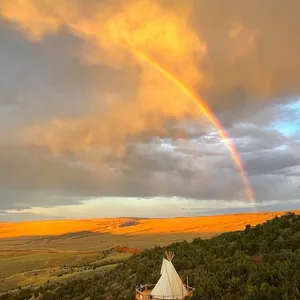Tipi Retreat w/Free Hot Springs Day Pass