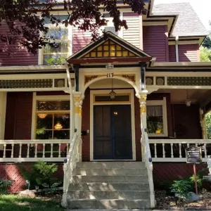 KP117 Historic Victorian Inn Upper Lofts 3rd Floor