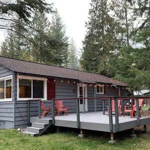 Bungalow & Bunk House, Sleeps 10, Close to Lake