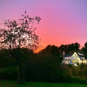Wild Rose Farm | Playroom, Firepit & Huge Backyard | Minutes to Dock Square