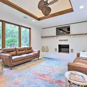 Mid-Century Dream Home < Half-Mile to Beach!