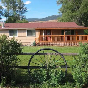 4-bedroom Home - Patio Overlooking the Wind River