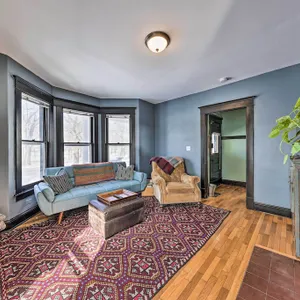 Newly Renovated Home Close to Dtwn Lawrence!