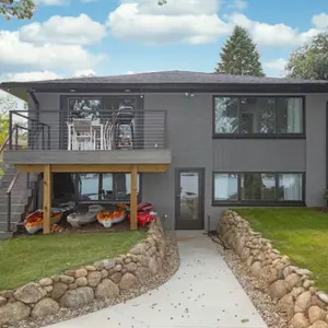 South Shore Sunrise: 100% Renovated Lake Home, Pontoon INCLUDED, near Notre Dame