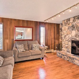 Cozy Fairbanks Condo < 3 Mi to Golden Heart!