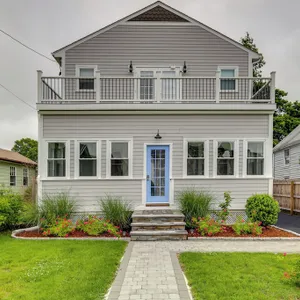Renovated Barrington Cottage w/ Beach Access!