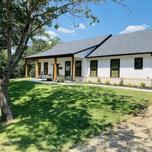 “Lake Escape”- Lake House @ Lake of Arbuckle’s