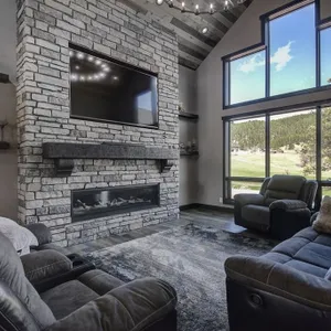 Dusty Diamond-New build, private hot tub, 4 miles to Sturgis & 5 miles to Dea...
