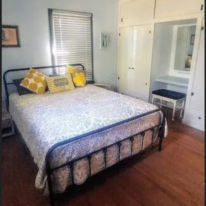Country charm less than 1 mile from Bill Snyder Family Stadium