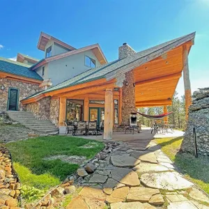 The Granite Ridge Lodge with Private Golf Course