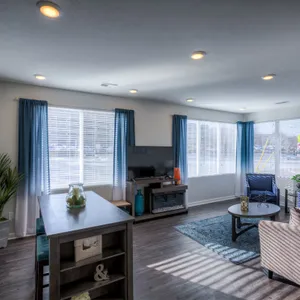 Luxury 2B Condo - Heated Garage. 103 (non-smoking)