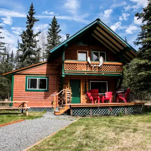 Full Amenities, Privacy, great location!