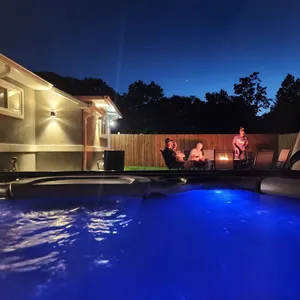 Ravishing 2 bed/1 bath W/Hottub BBQ & firepit