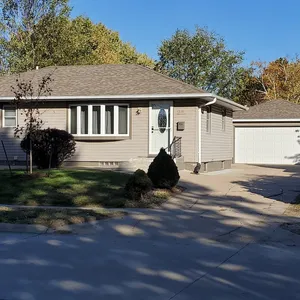 Cute 4 bedroom house in residential neighborhood.