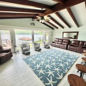 The Sandbar Cottage on Lake Freeman
