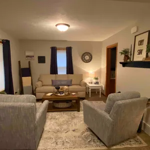Cheerful 3-bedroom residential home.