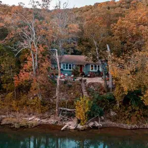 Cabin on the river, great views, swim access