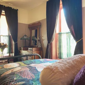 Buffalo Haus: Schlyer Place- no cleaning/bnb fees