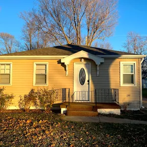Beautiful Furnished 2 Bedroom House with Garage