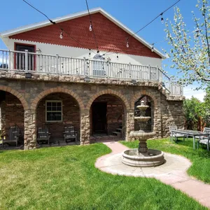 Charming Carriage House Suite