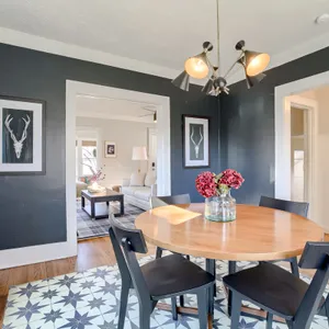 The Draper Inn. Updated Historic Home with a Vibe.