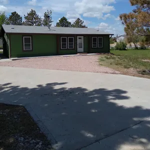 AJ's Cottage, 2bds/1ba. Sleeps 4 comfortably
