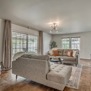Village cozy-modern ranch with huge shower!