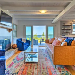 Coastal Portsmouth Home w/ Bay Access Near Newport