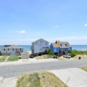 4070 Sea Spray * 1 Min Walk to Beach * Ocean Views