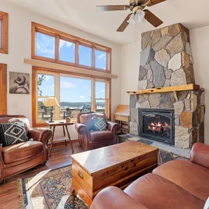 4 BR, 2 BA-No Neighbors, Walk to DT Custer