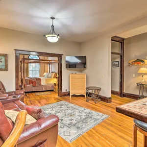 Apartment in the Heart of Yankton - Pets Welcome!