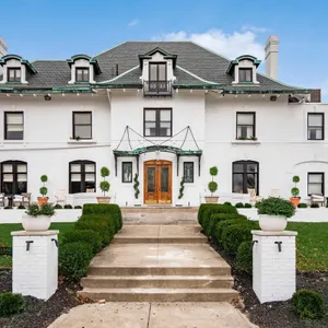 Lavish Columbus Villa w/ Gym, Spa & Speakeasy!