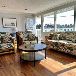 HILL HOUSE - City & Ocean Views, Downtown