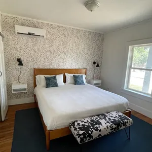 Cool Clean Cowboy Home