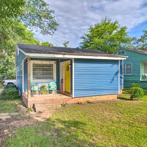 Cozy Blue Cottage in Starkville Near Dtwn!