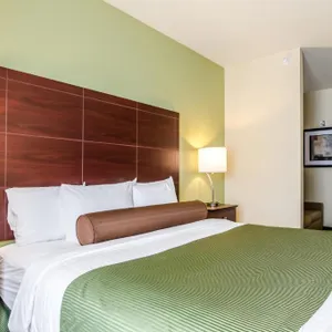 Cobblestone Hotel & Suites - McCook